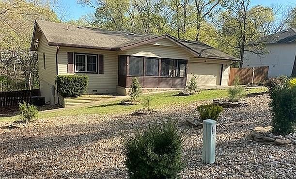 1st image of 10 Glenbarr Cir
