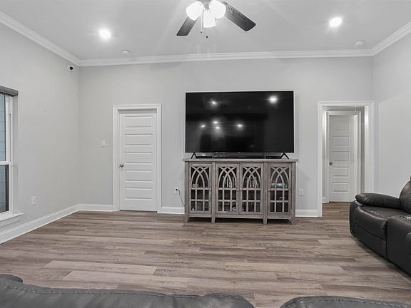 3rd image of 3025 Louis Marie Ave