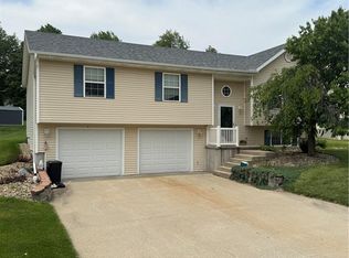 1744 Cypress Dr, Maryville, MO 64468