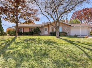 17725 Senlac Ln, Brookfield, WI 53045