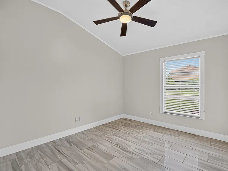 1434 Hatcher Loop Dr — Photo 10