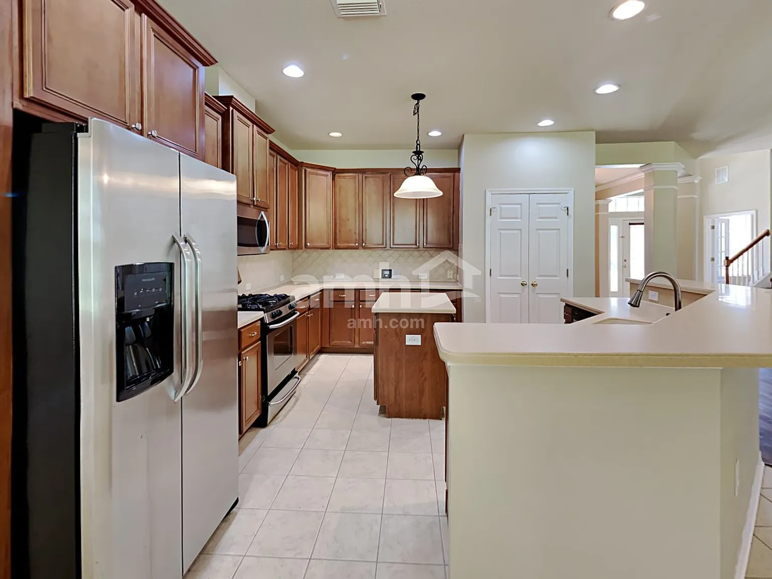 4 bed, 3.5 bath, 3012 sqft, $3,385 — Photo 4