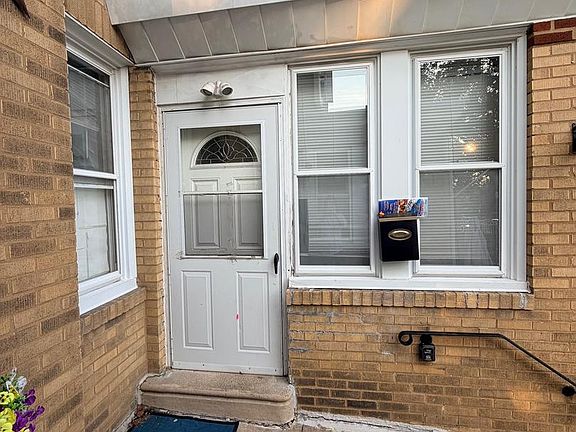 3rd image of 3429 Saint Vincent St #0