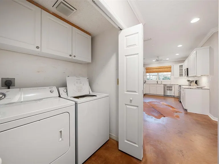 8120 NW 48th Ln — Photo 58