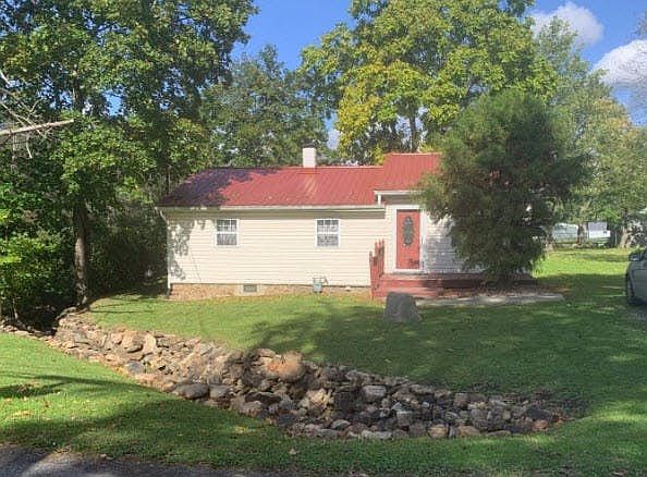1st image of 646 Yale Ln