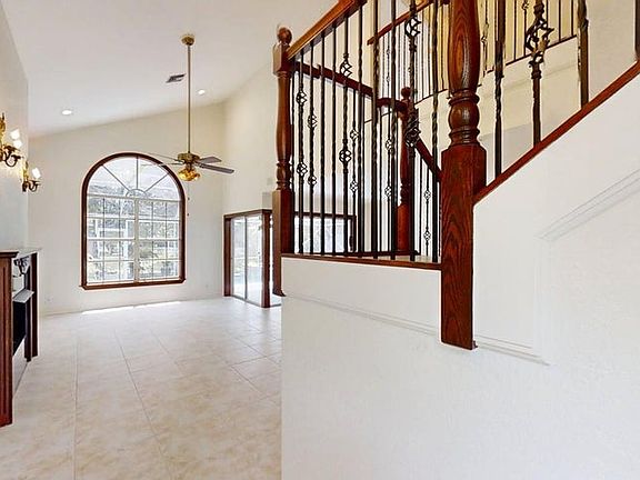 3rd image of 23330 La Vida Way