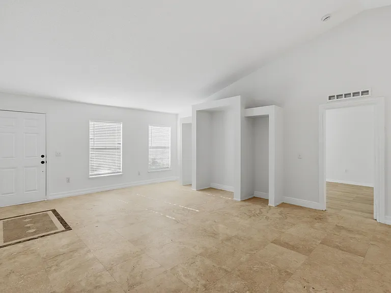 3124 SW Armucher St — Photo 9