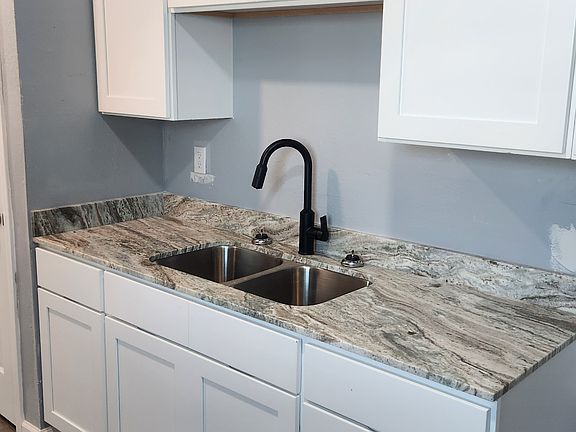 5th image of 219 Leon St #27