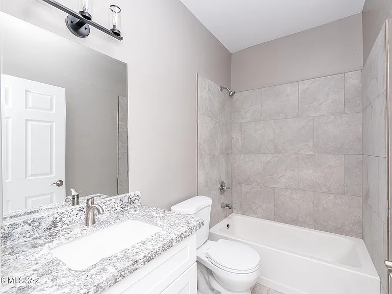 2447 S Campbell Ave #1 — Photo 15