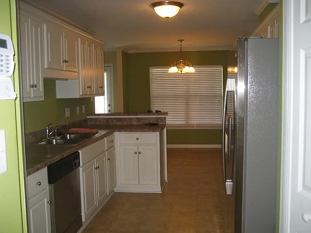 2057 Lake Forest Dr — Photo 3