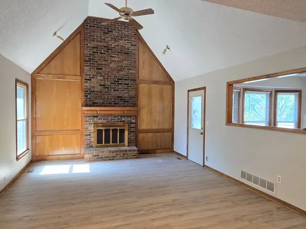 15215 W 125th St, Olathe, KS 66062