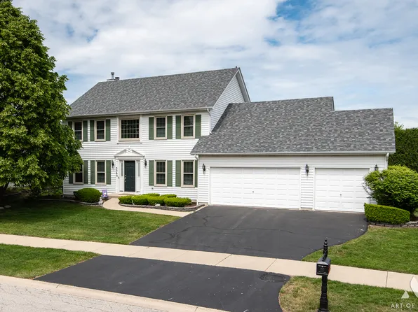 3365 Charlemaine Dr, Aurora, IL 60504