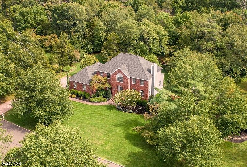 1st image of 79 Bernard Dr