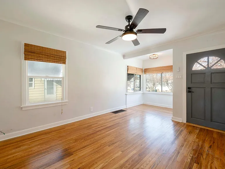 780 E Loveland Ave — Photo 2