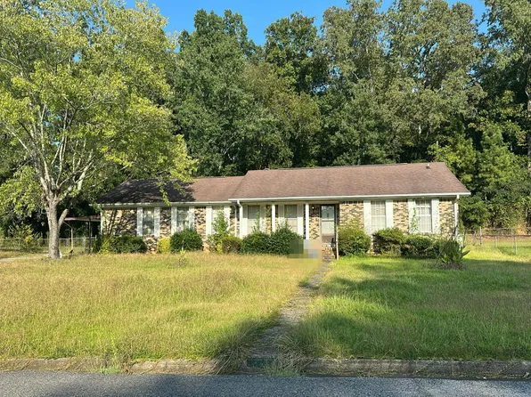 920 E Tomahawk Trl, Gadsden, AL 35903