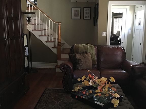 3rd image of 54 Baynton Ave NE