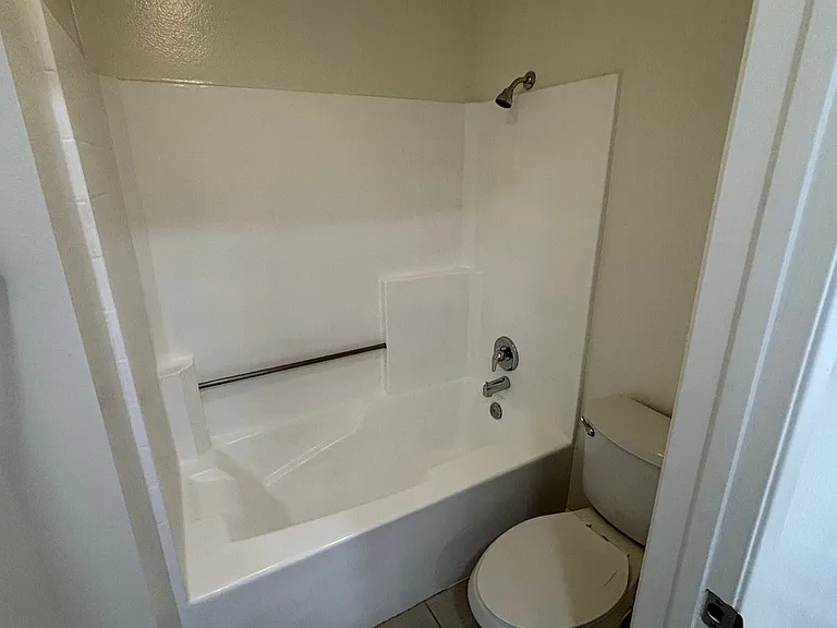 12151 Moorpark St #204 — Photo 8