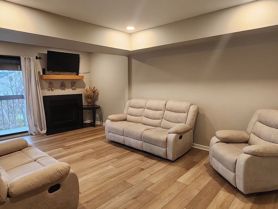 1st image of 3625 Royce Ct #3625
