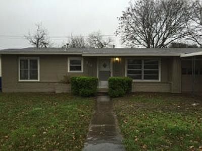 1st image of 610 Craigmont Ln