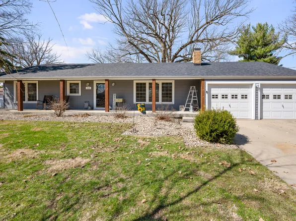 315 S Franklin St, Wyoming, IL 61483