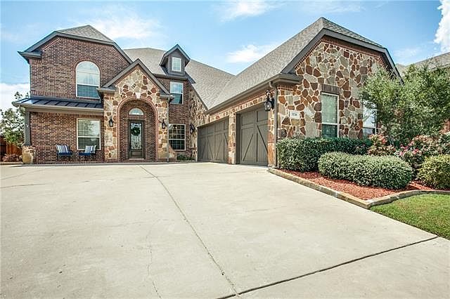 1st image of 5736 Chateau Dr
