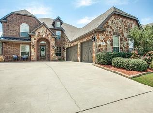 5736 Chateau Dr, Sachse, TX 75048