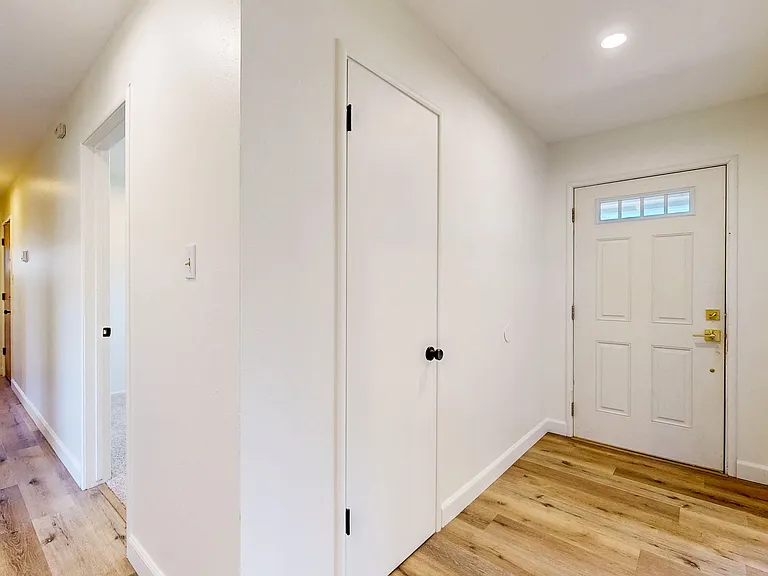 1925 Leafgreen Dr — Photo 6