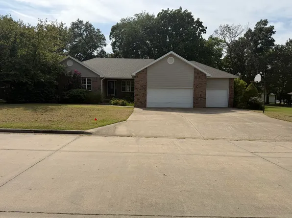 1661 N Main Avenue, Bolivar, MO 65613
