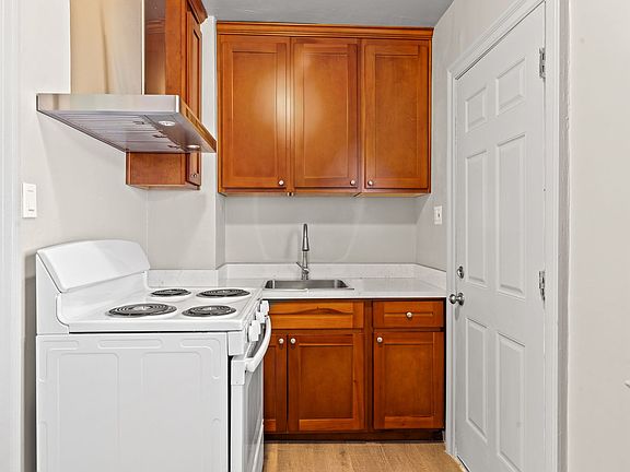 5th image of 6114 Foothill Blvd #D