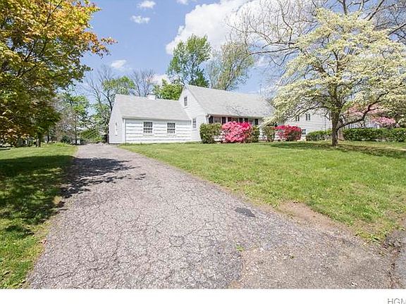 3rd image of 5 Burdsall Dr