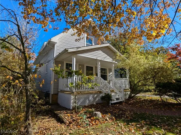 1181 Iroquois Ave, Mayfield Heights, OH 44124