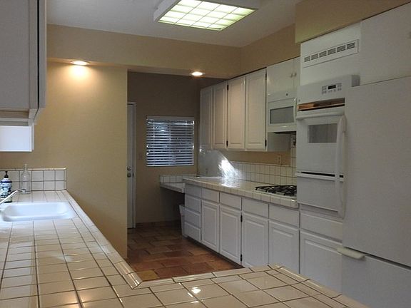 5th image of 351 N Catalina St