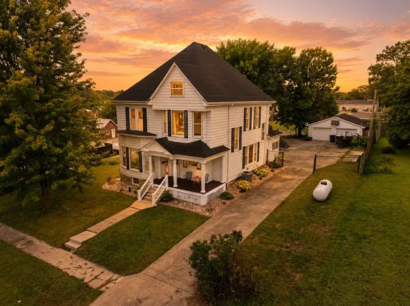 302 Shelby St, Bevier, MO 63532