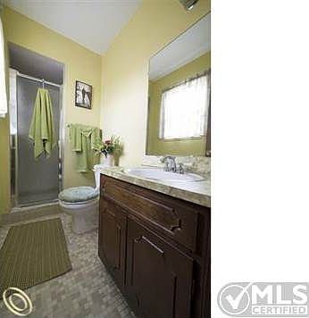 4193 Harding master bath.jpg
