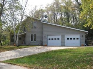 1002 10th Ct, Reedsburg, WI 53959