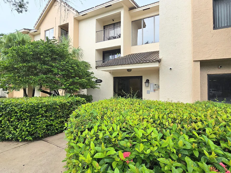 10001 W Atlantic Blvd #327