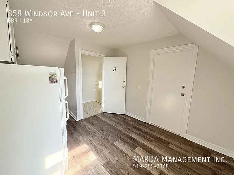 858 Windsor Ave #3 — Photo 5
