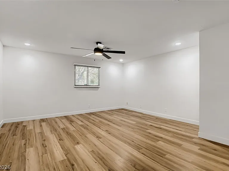 5631 Gilbert Ln — Photo 15
