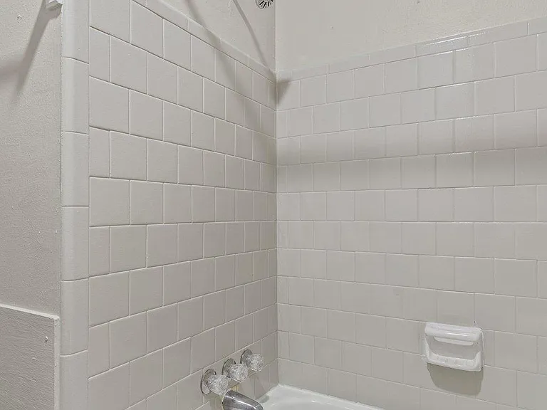 1305 Clay St #1 — Photo 18