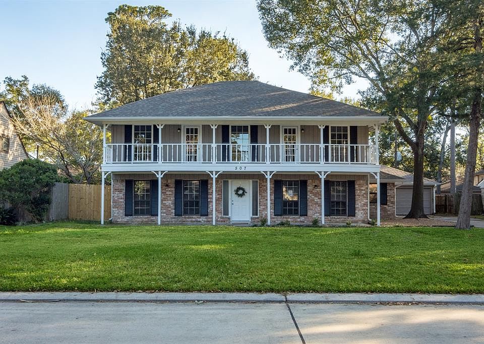 1st image of 507 Rosewood Dr