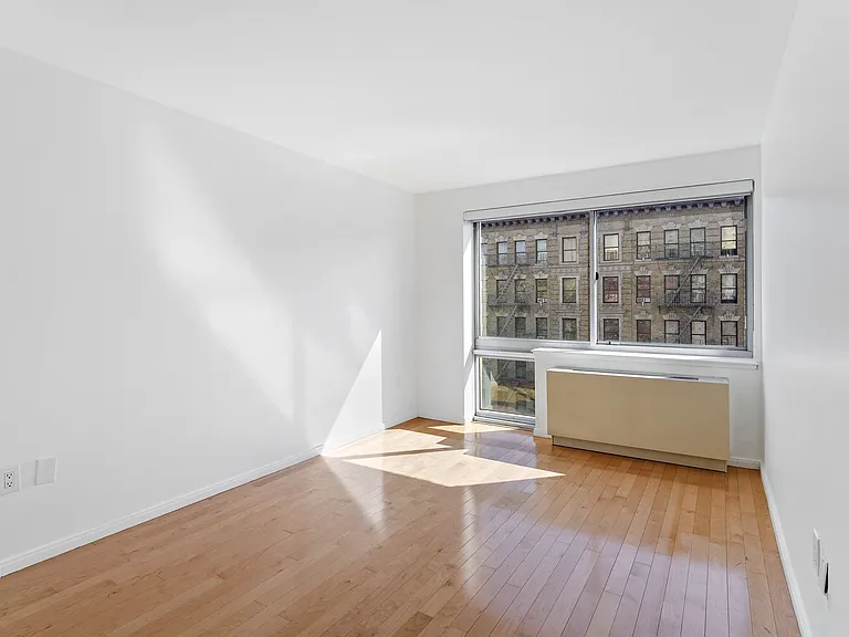 68 Bradhurst Ave #4E — Photo 6