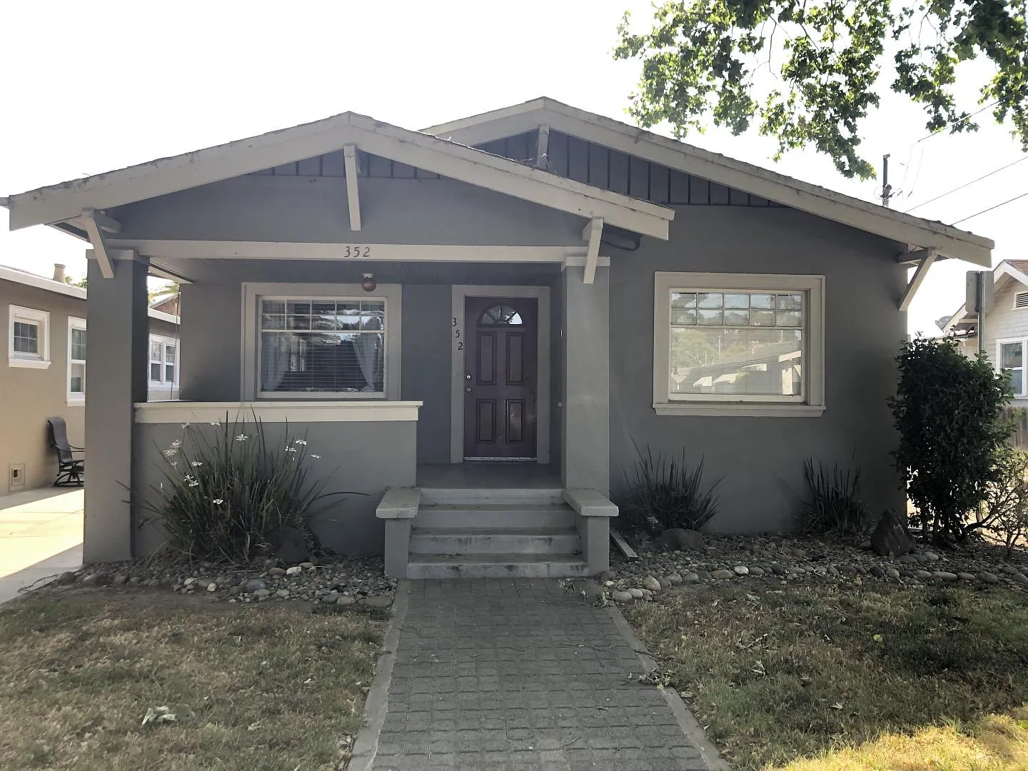 352 Mapleton Ave photo 1