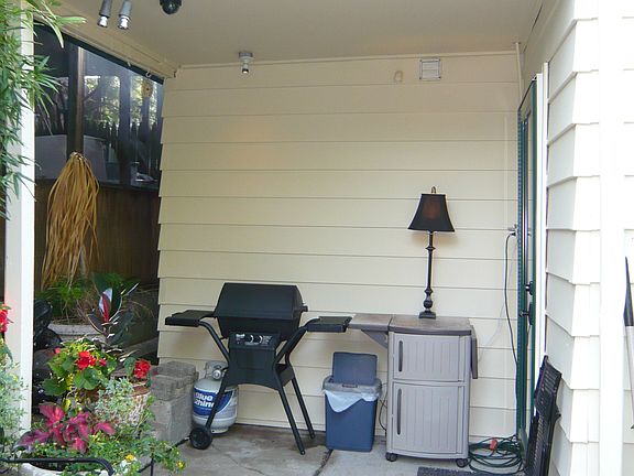 2nd image of 3813 Leslie Ave
