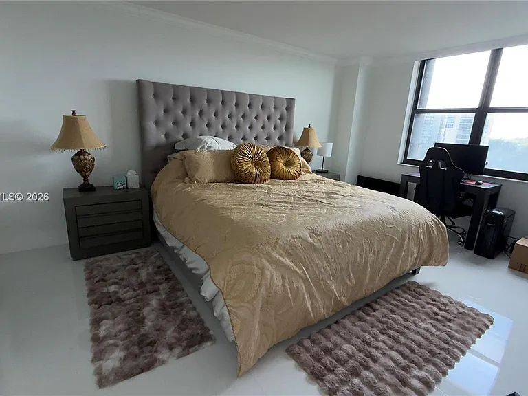 2333 Brickell Ave #614 — Photo 18