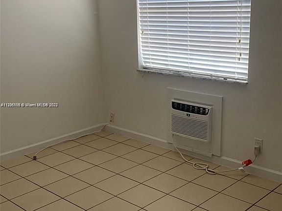 4th image of 200 NE 45th St #210