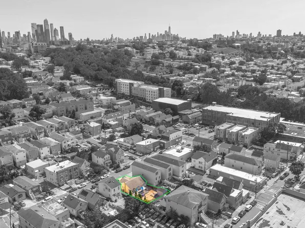 5207 Grand Avenue image 8 of 10