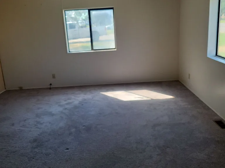 890 N 2nd St — Photo 5