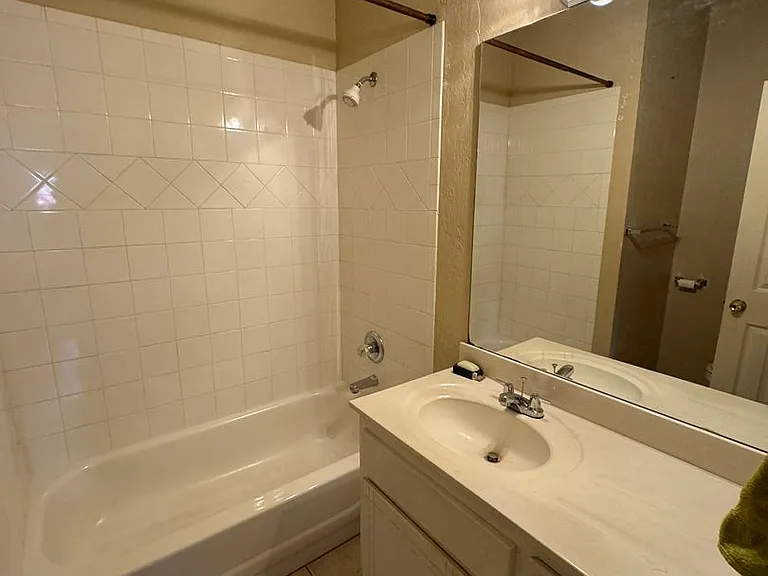 8304 NW 83rd St — Photo 12