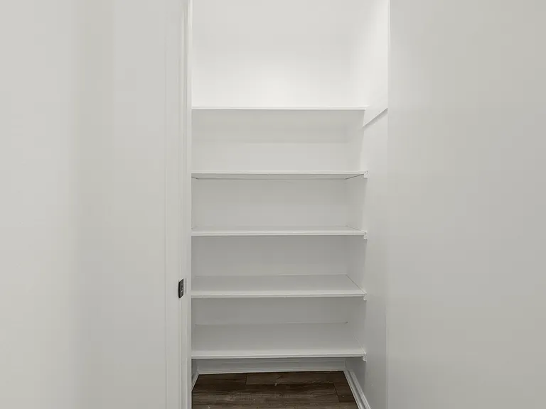 The Edgeworth Apartments — Photo 29