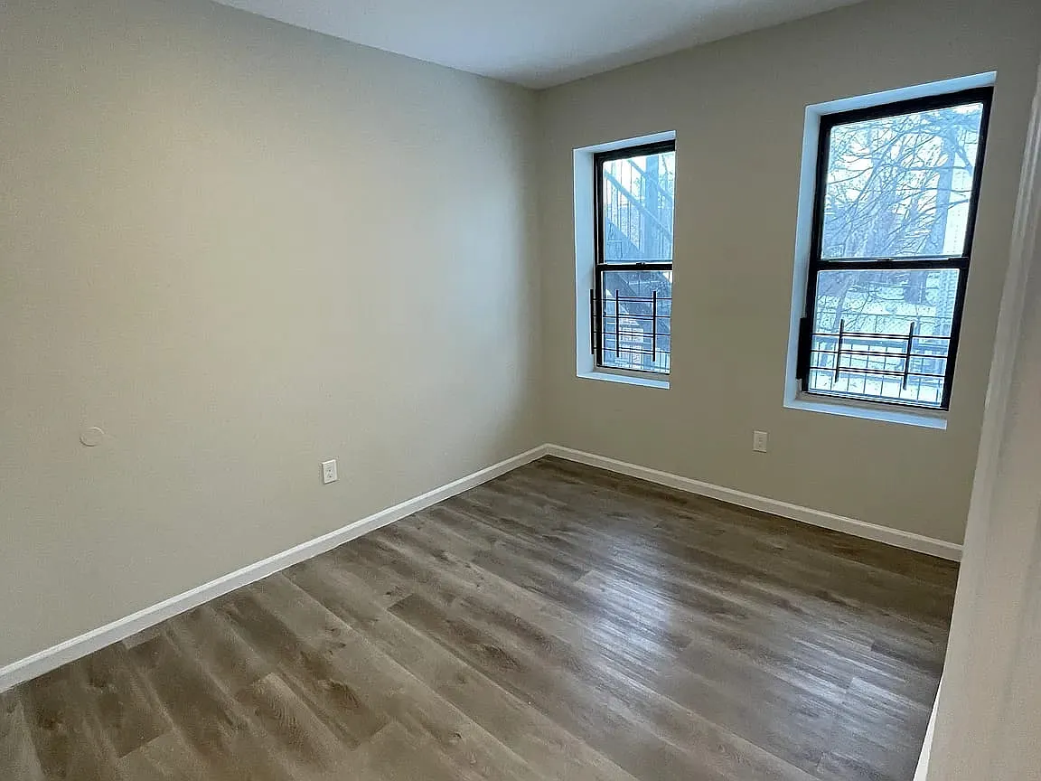 4 bed, 900 sqft, $2,600 — Photo 4